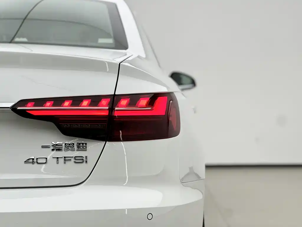Audi A4L 2021 — фото 14