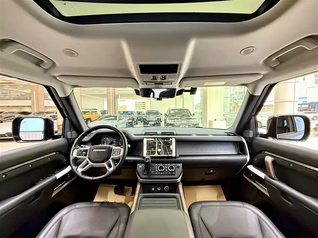 Land Rover Defender 2023 — фото 13