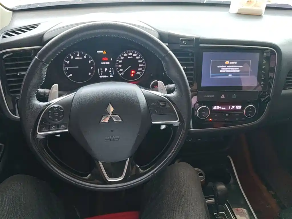Mitsubishi Outlander 2019 — фото 10