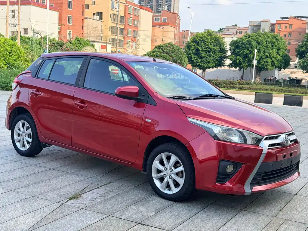 Toyota Yaris L 2014