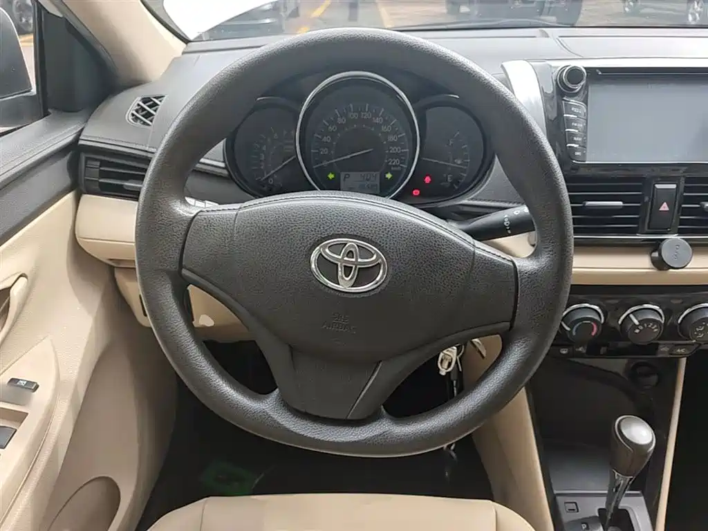 Toyota Vios 2015 — фото 11