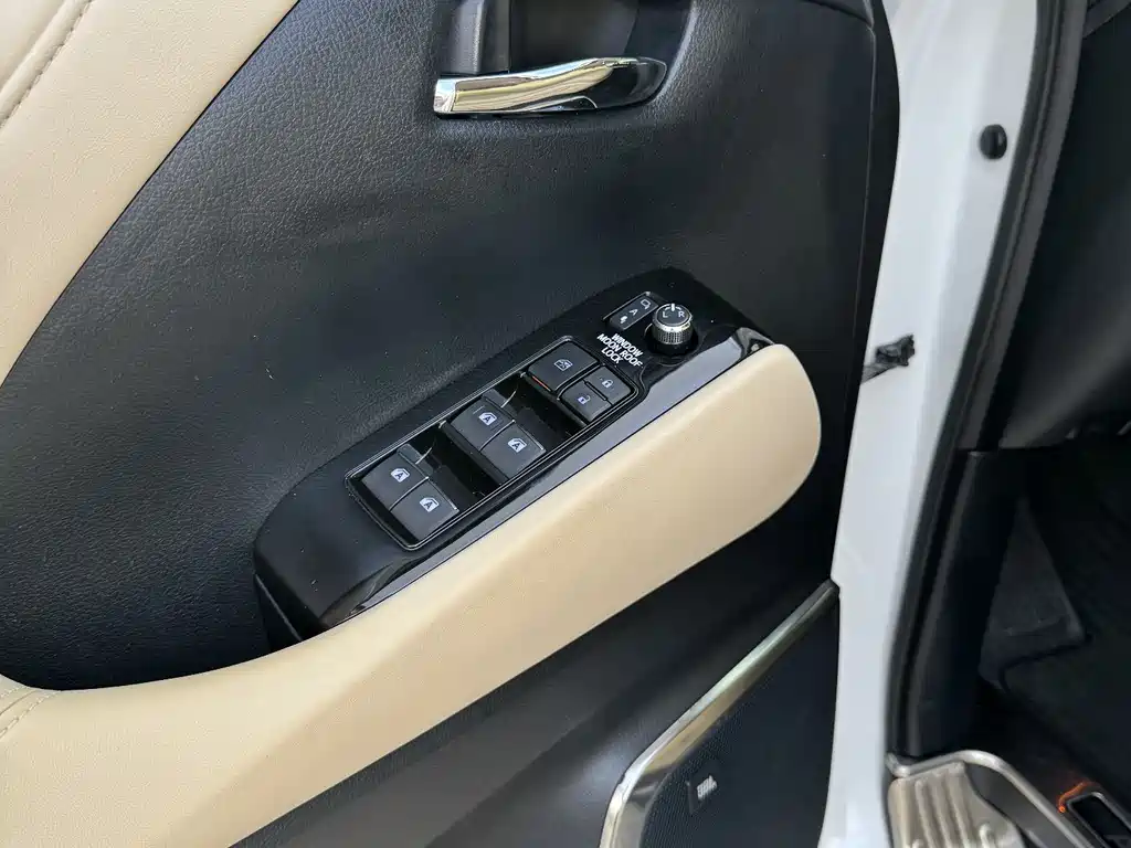 Toyota Alphard 2017 — фото 6