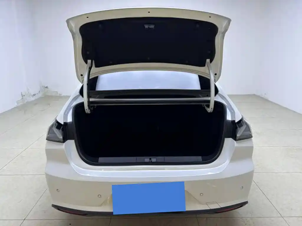 Peugeot 408 2025 — фото 15