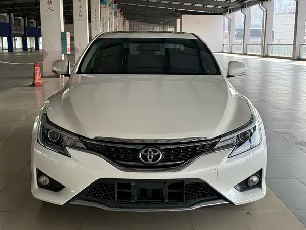 Toyota Reiz 2013