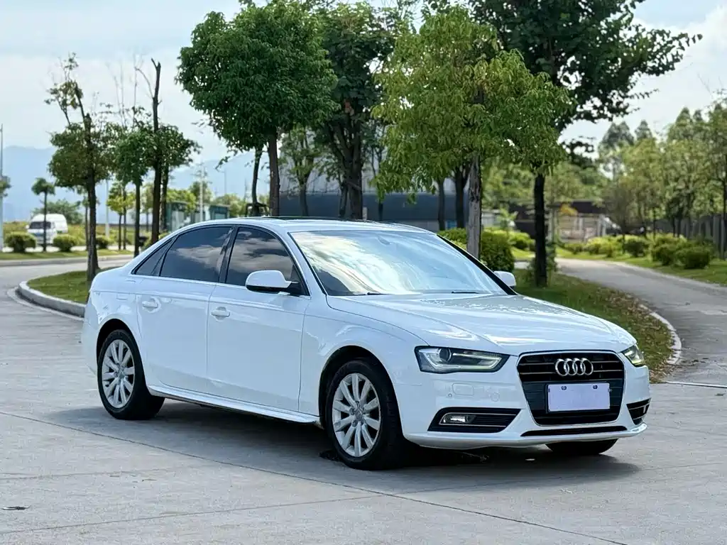 Audi A4L 2014 — фото 10