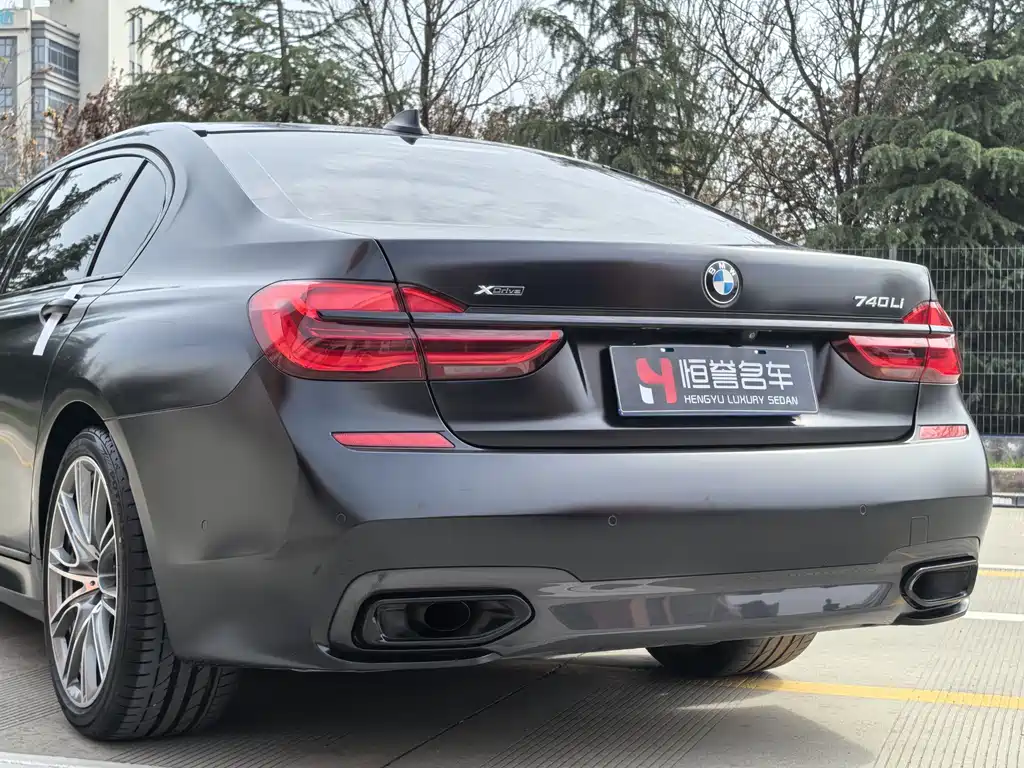 BMW 7 Series 2018 — фото 24