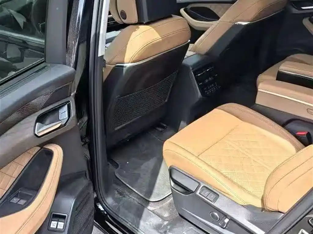 Audi Q6 2025