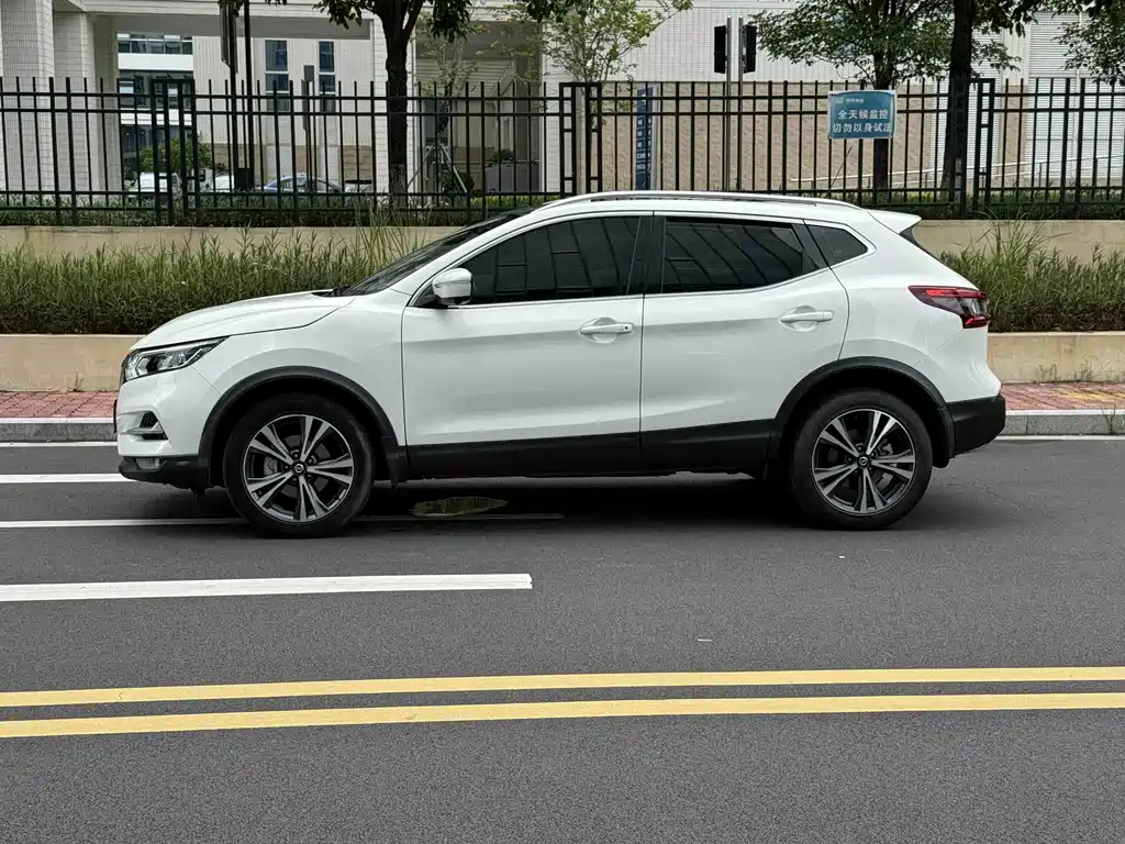 Nissan Qashqai 2023 — фото 16
