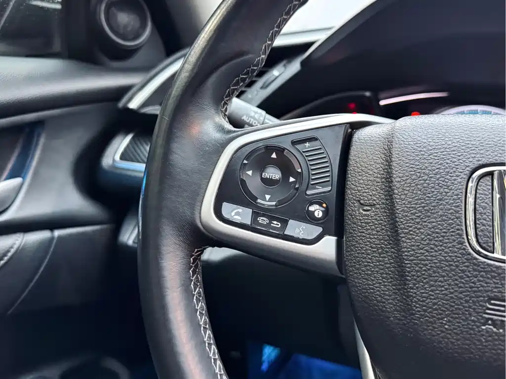Honda Civic 2018 — фото 11