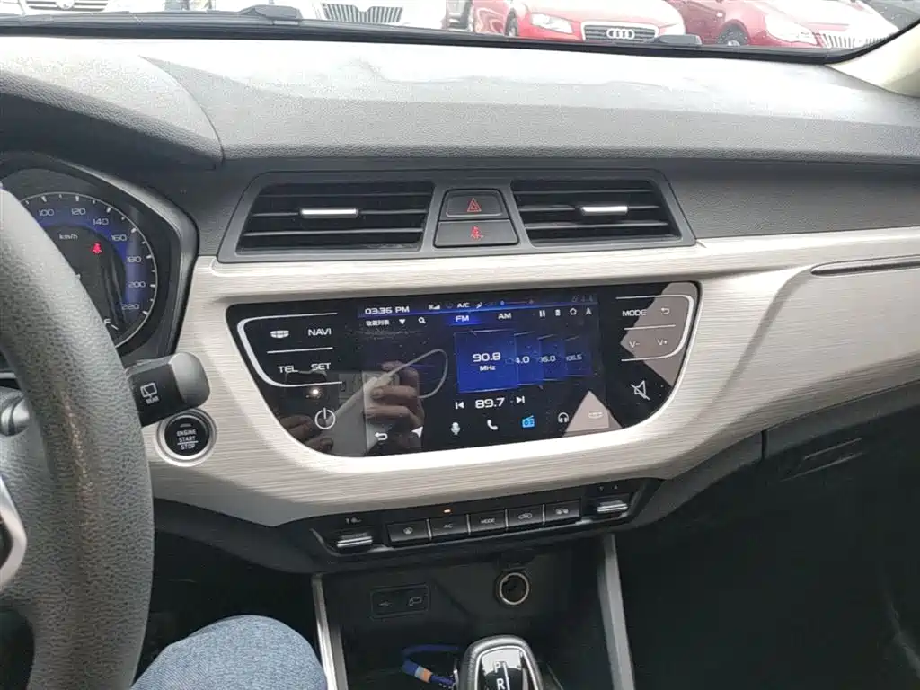 Geely Vision X3 2020 — фото 13