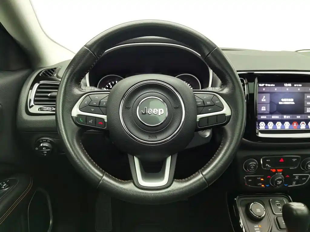 Jeep Compass 2019 — фото 11
