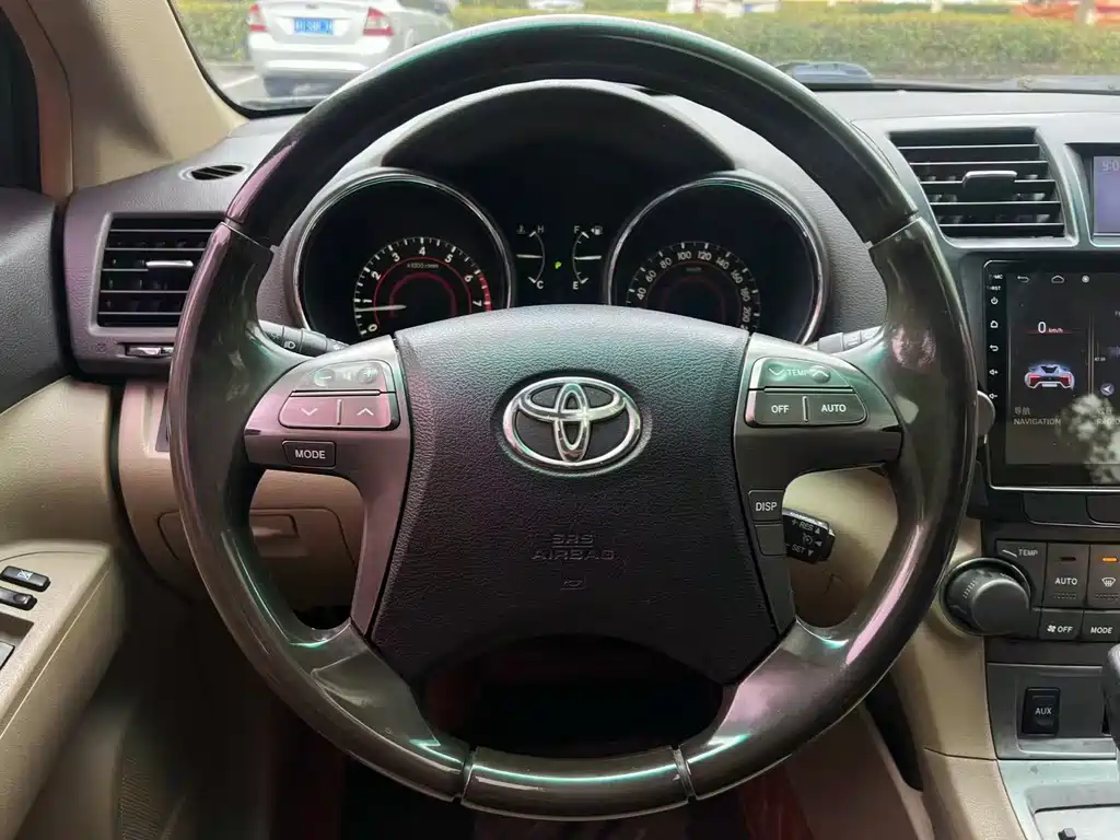 Toyota Highlander 2012 — фото 14