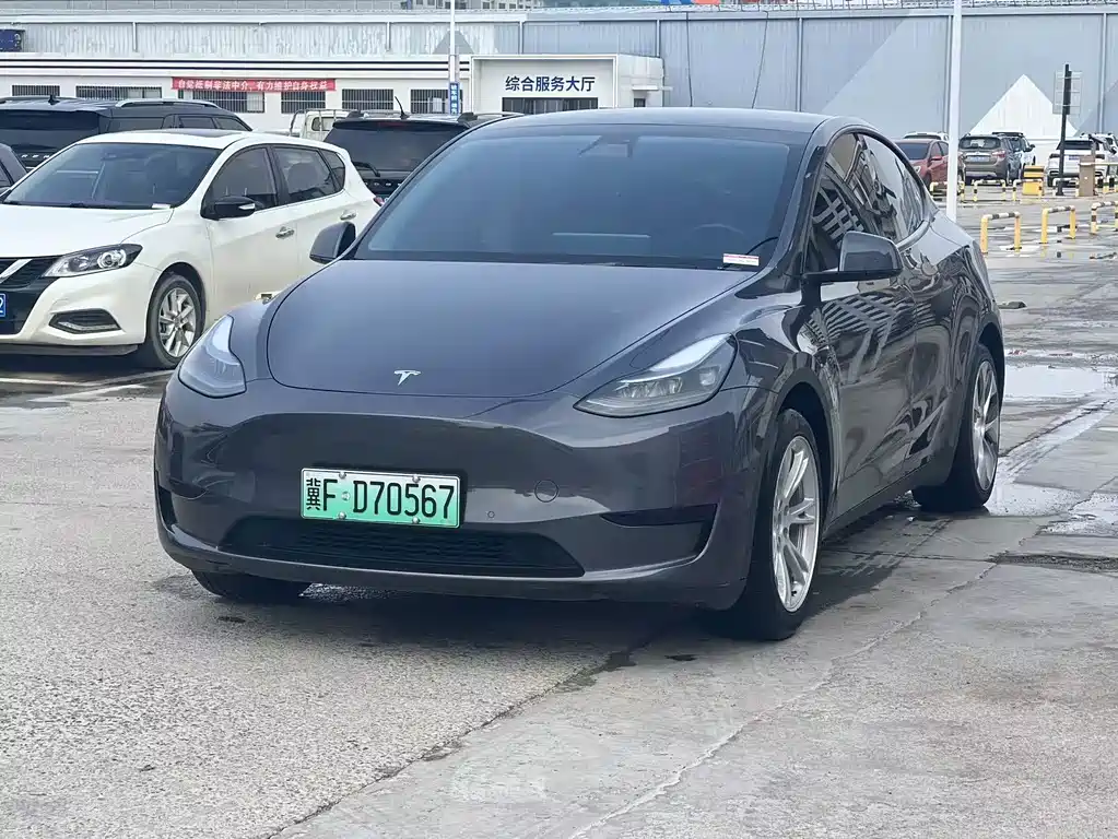 Tesla Model Y 2023 — фото 1