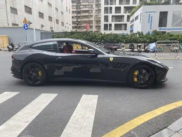 Ferrari GTC4Lusso 2020