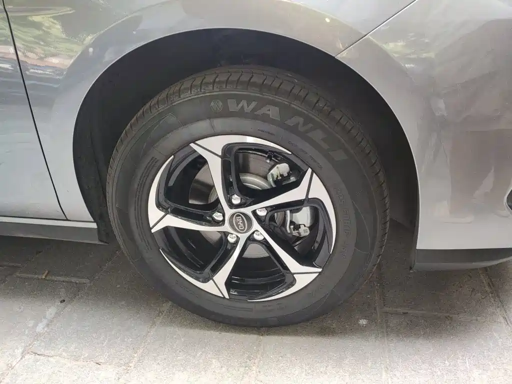 BYD Seal 05 DM-i 2026 — фото 24