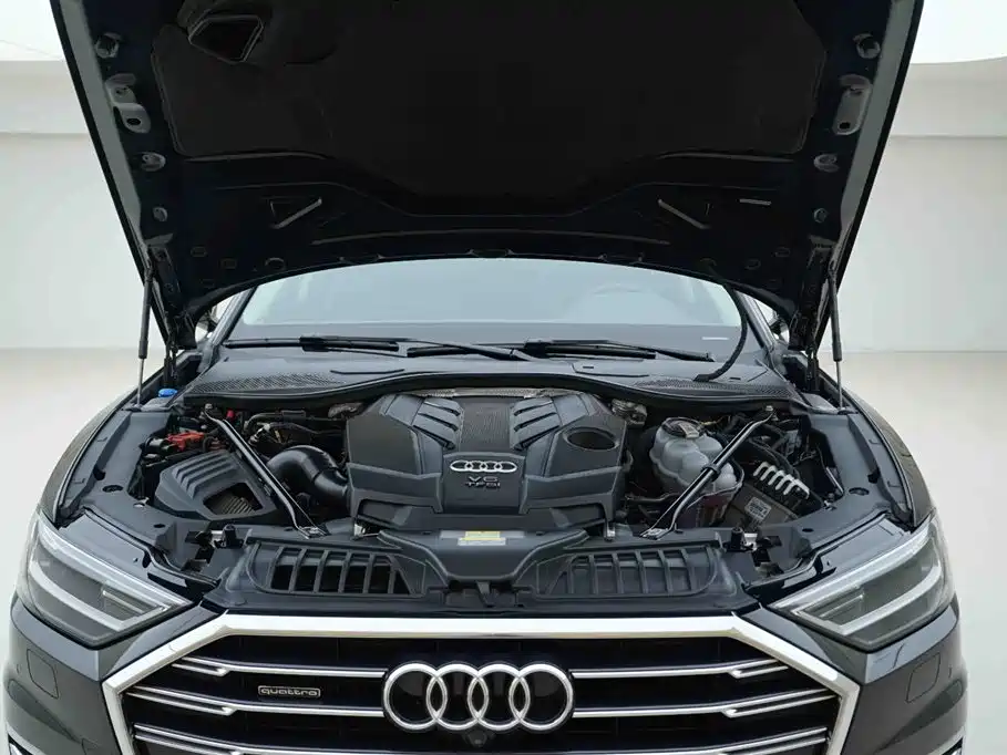 Audi A8 2021 — фото 7