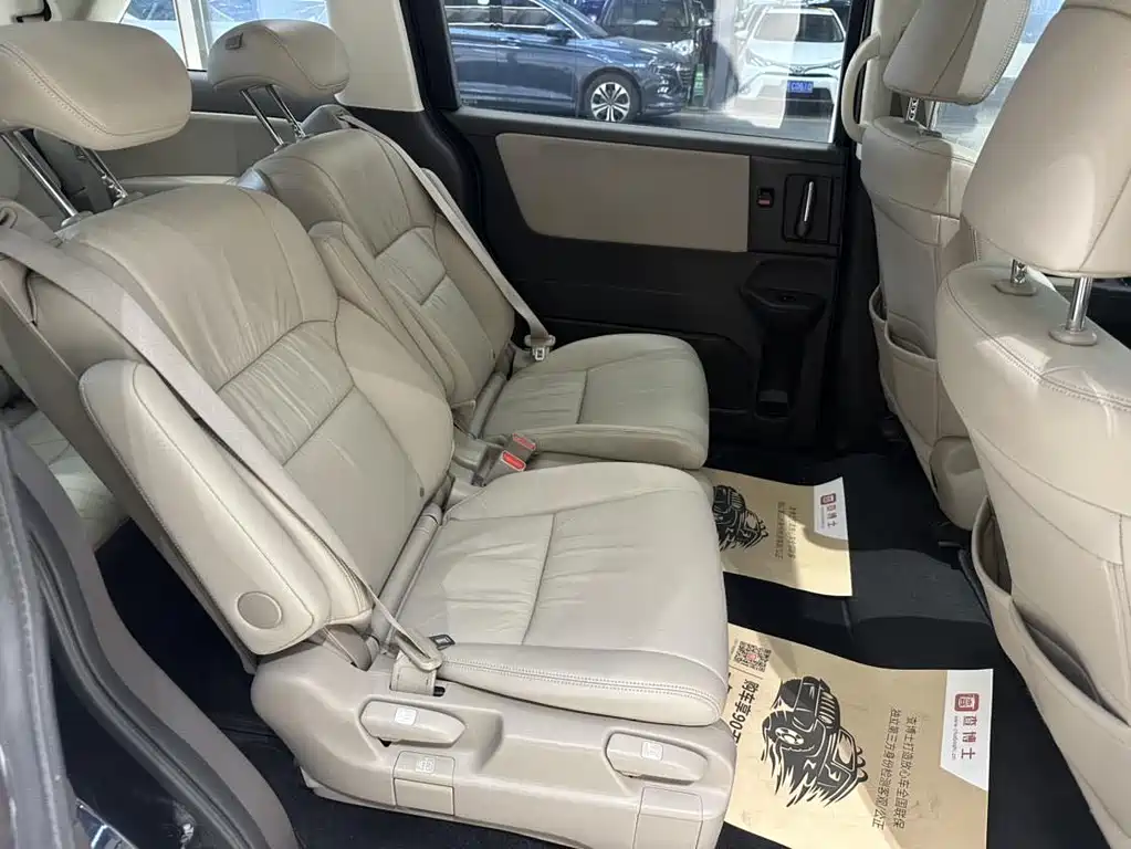 Honda Odyssey 2017 — фото 12