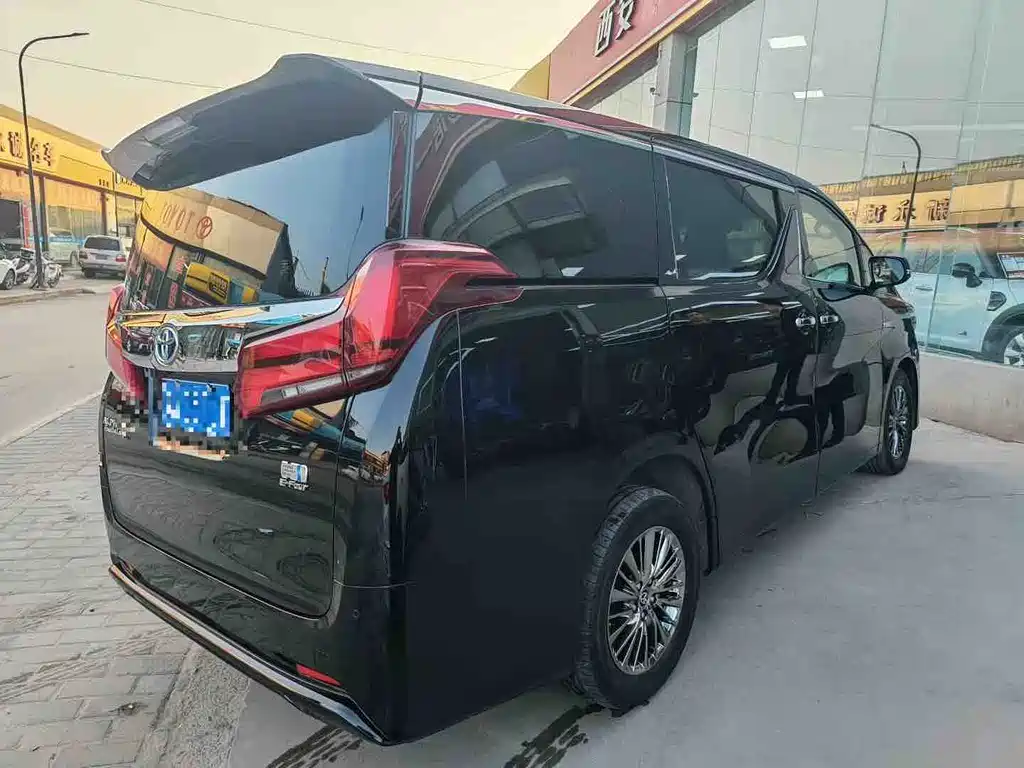Toyota Alphard 2021 — фото 3