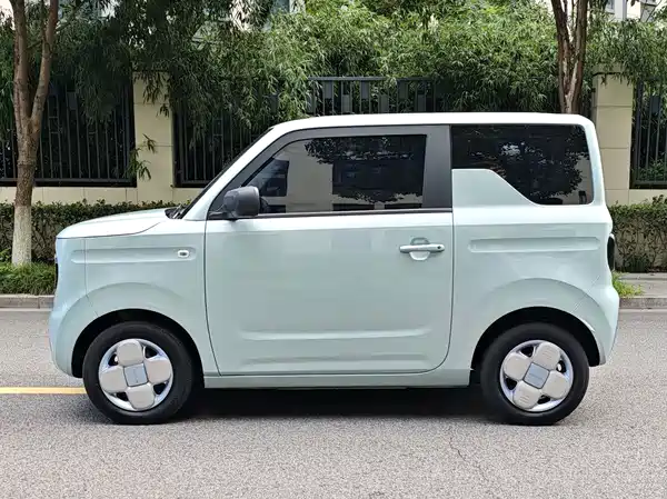 Geely Galaxy Panda 2023