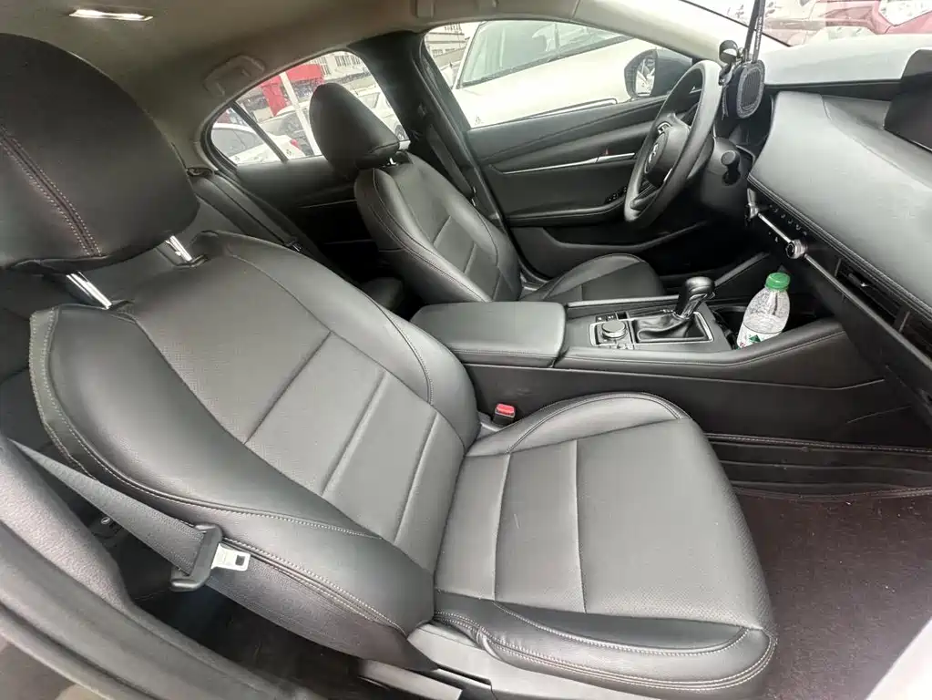 Mazda 3 Axela 2023