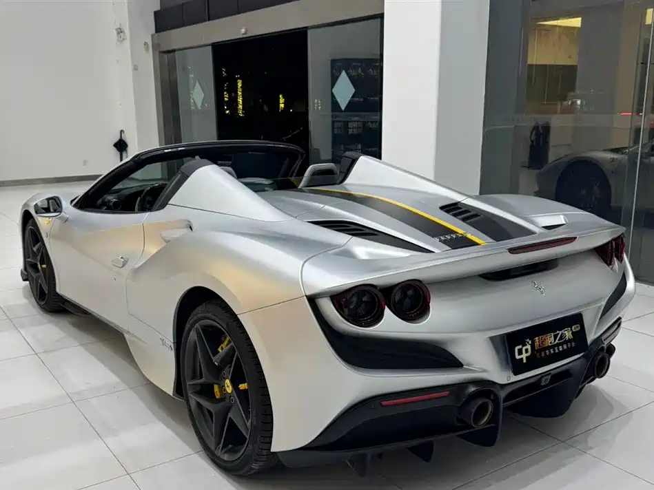 Ferrari F8 2023 — фото 7