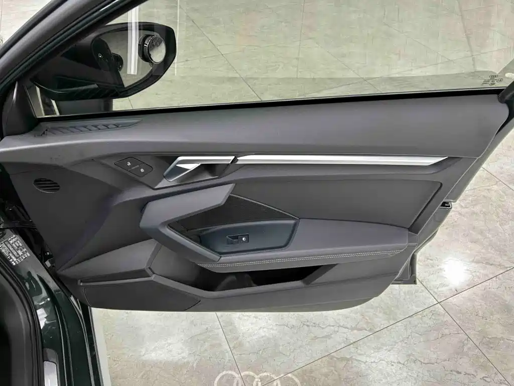 Audi A3 2023 — фото 12