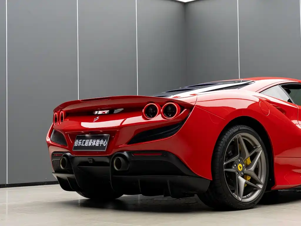 Ferrari F8 2023 — фото 9