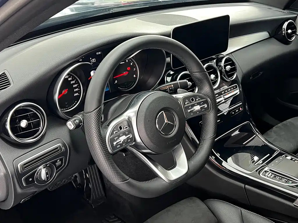 Mercedes-Benz C-Class 2019 — фото 14
