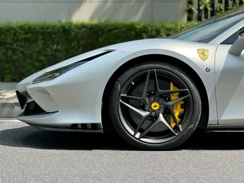 Ferrari F8 2023 — фото 4