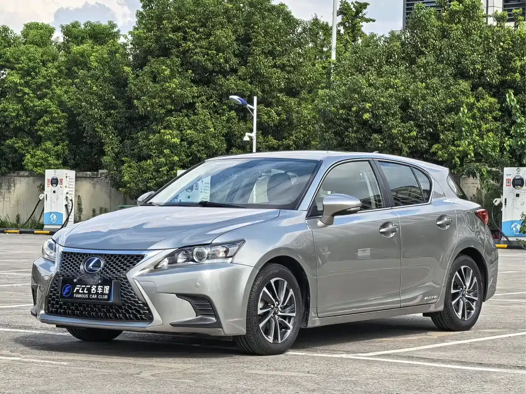Lexus CT 2019 — фото 1