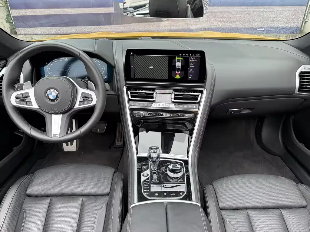 BMW 8 Series 2025 — фото 20