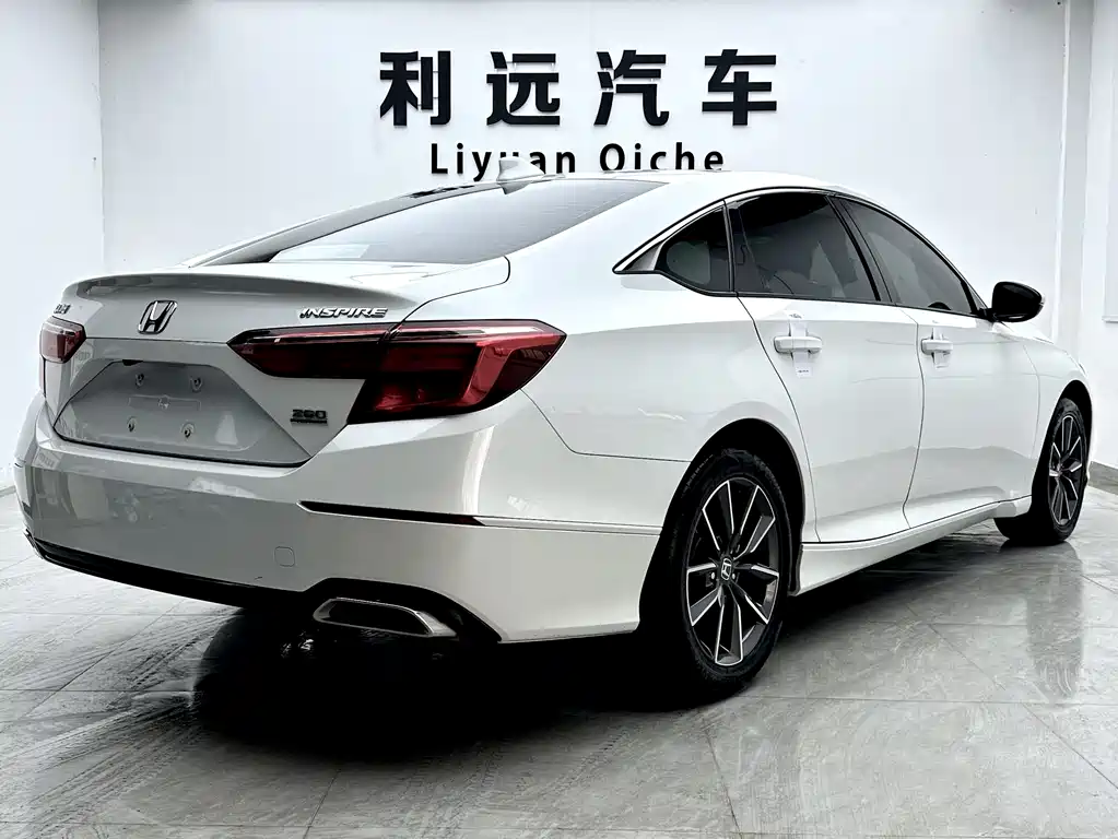 Honda Inspire 2023 — фото 15