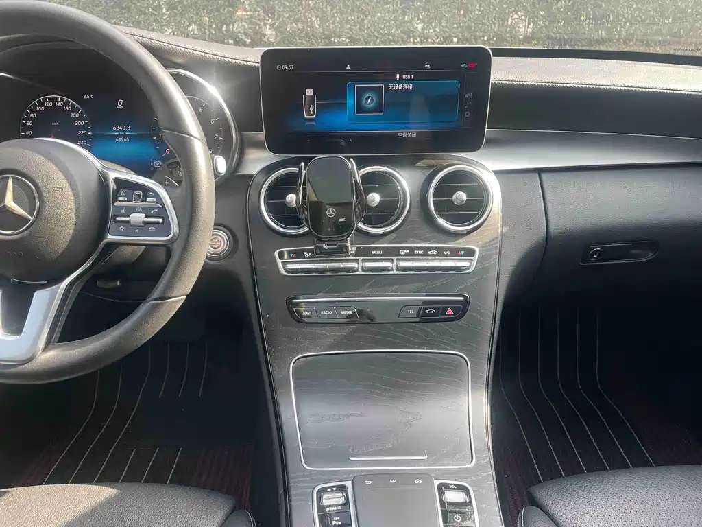 Mercedes-Benz C-Class 2019 — фото 17