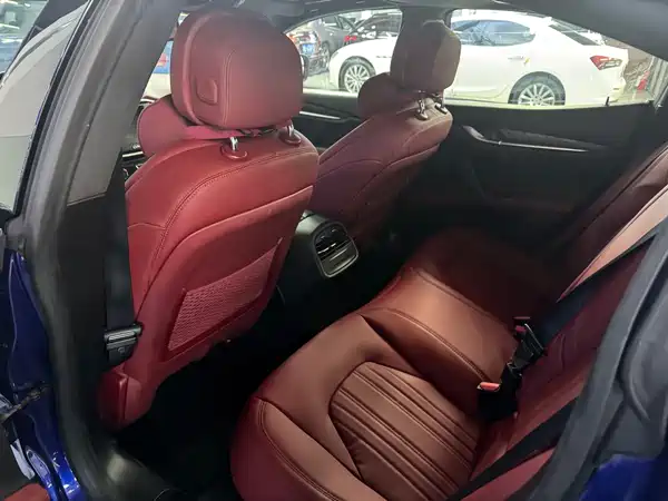 Maserati Ghibli 2015