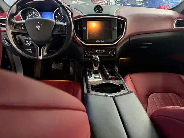 Maserati Ghibli 2015