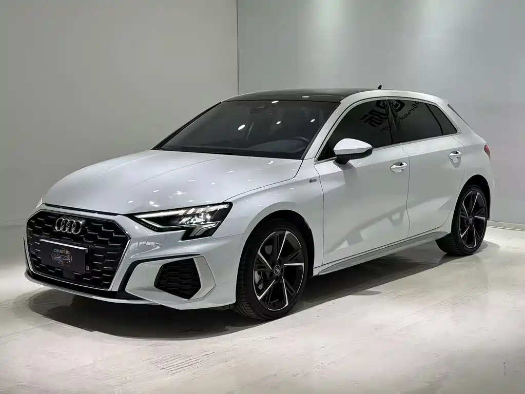 Audi A3 2023 — фото 1