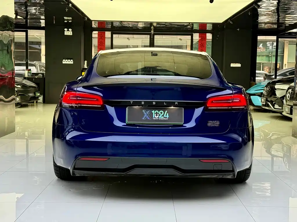 Tesla Model S 2023 — фото 13