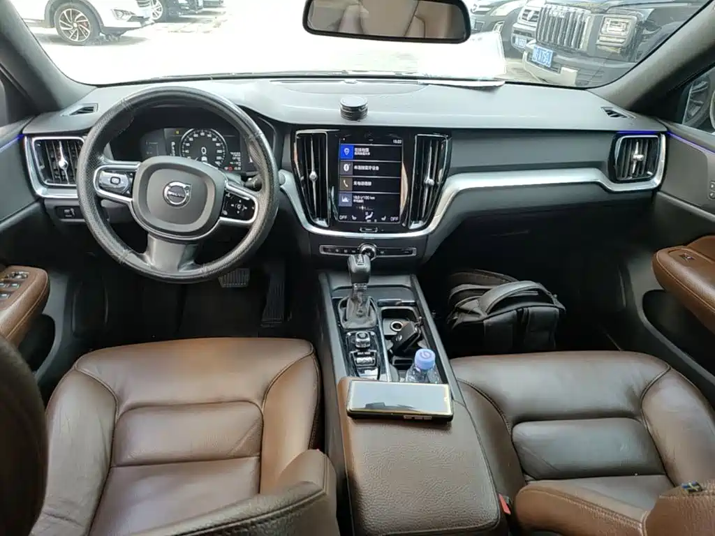 Volvo S60 2020 — фото 10