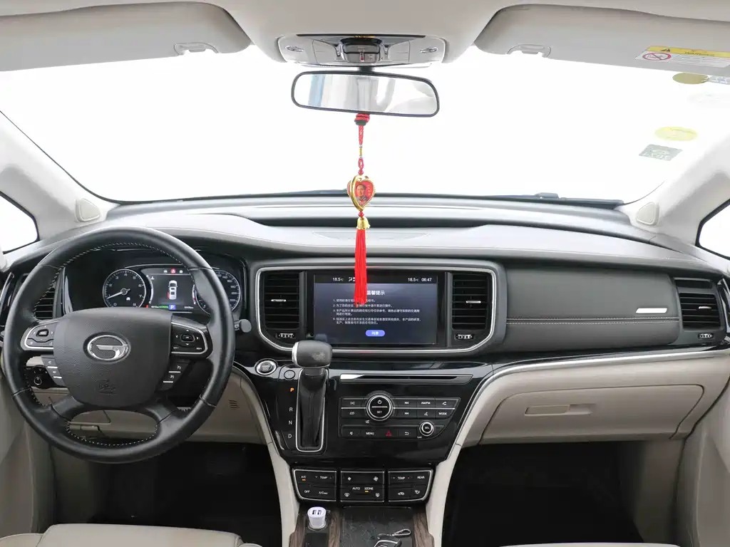 GAC Motor Trumpchi M8 2018 — фото 11