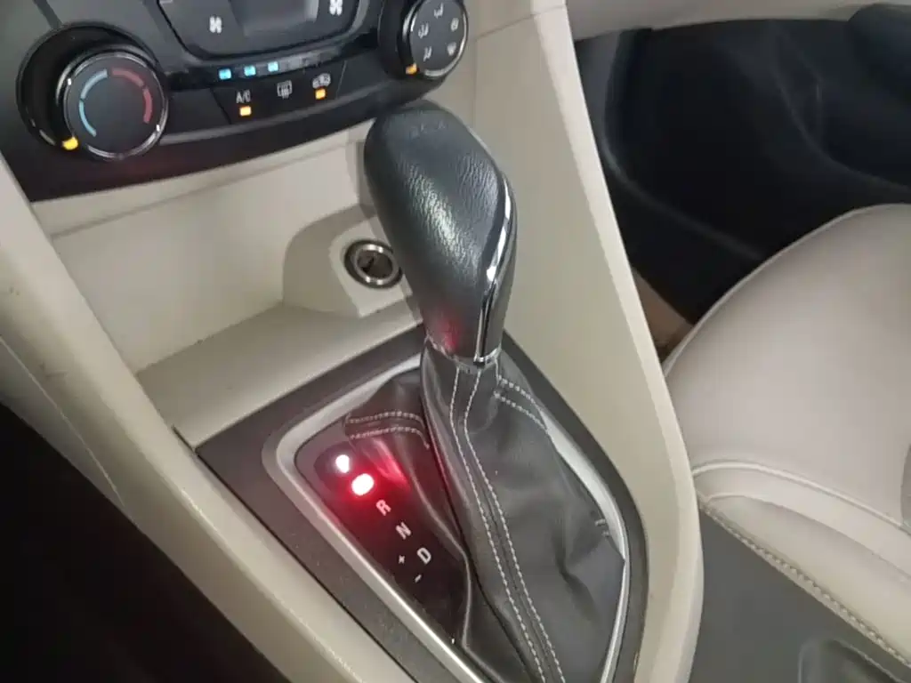 Buick Excelle GT 2016 — фото 14