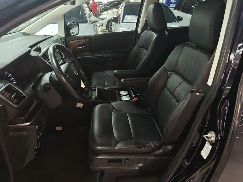 Honda Odyssey 2016 — фото 15