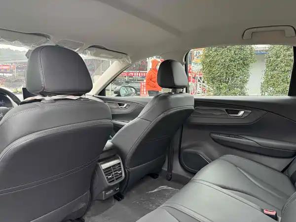 Hongqi E-QM5 2024