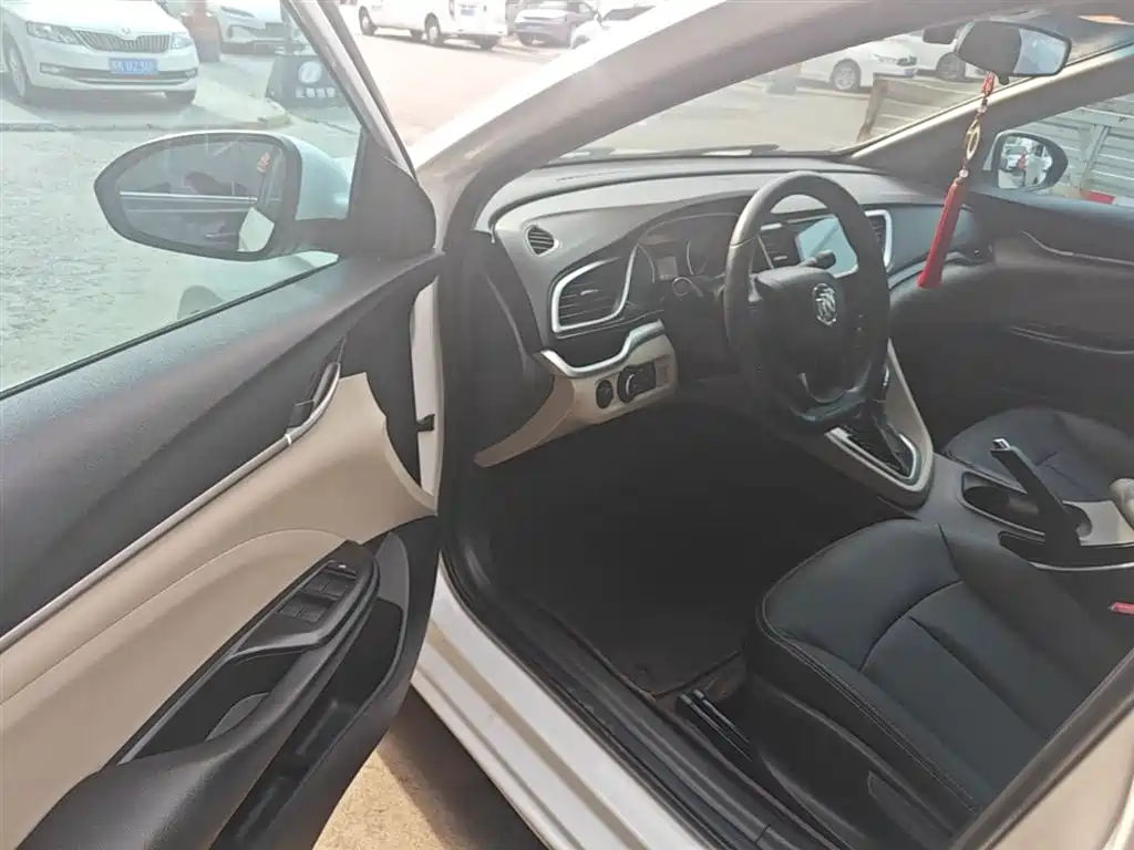 Buick Excelle 2017 — фото 16