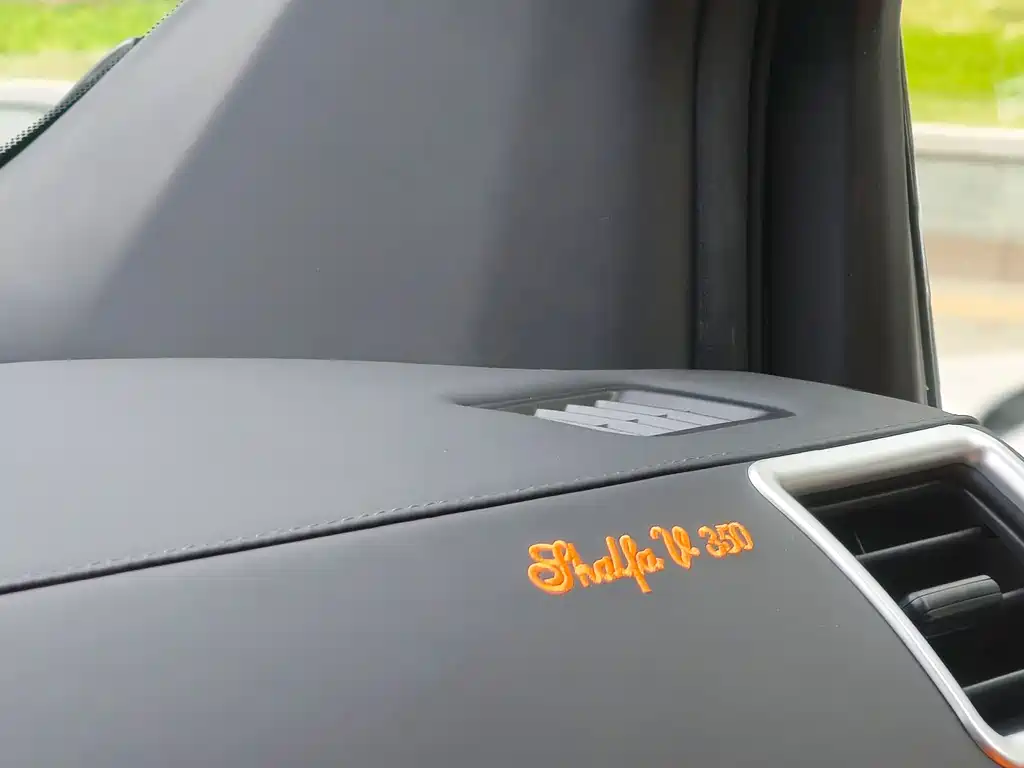 Toyota Hiace 2025 — фото 16