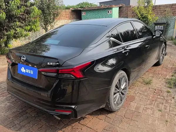 Nissan Teana 2023