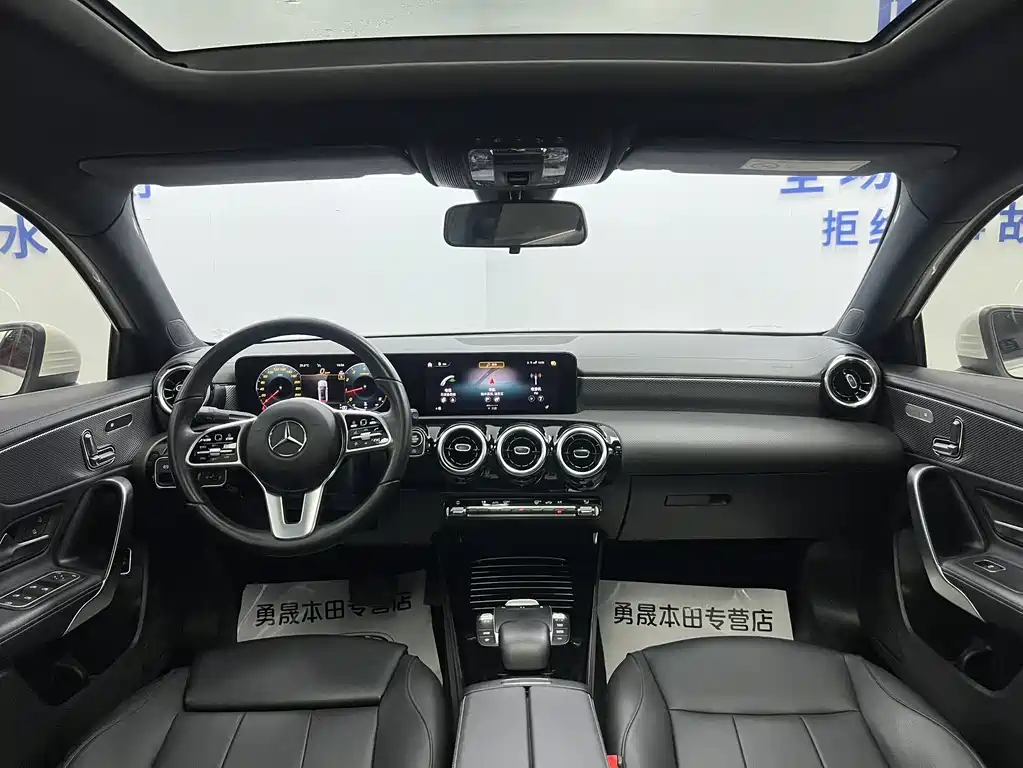 Mercedes-Benz A-Class 2023 — фото 20