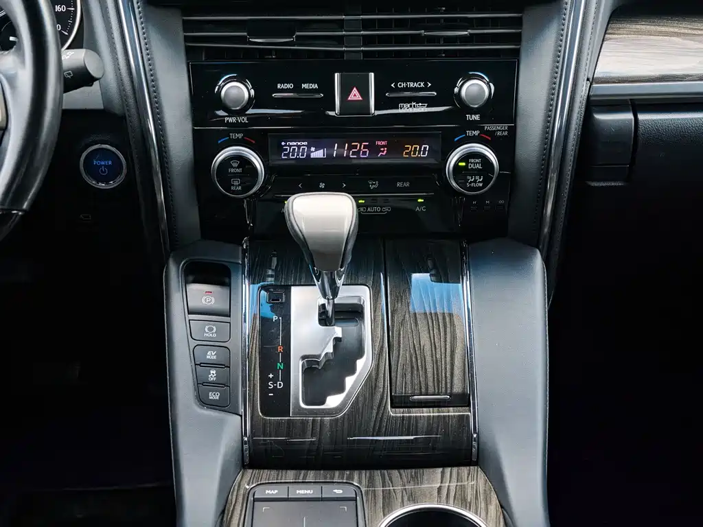 Lexus LM 2022 — фото 16