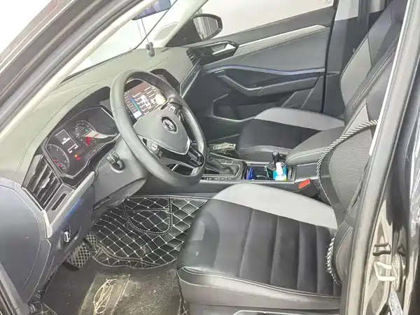 Volkswagen Sagitar 2020
