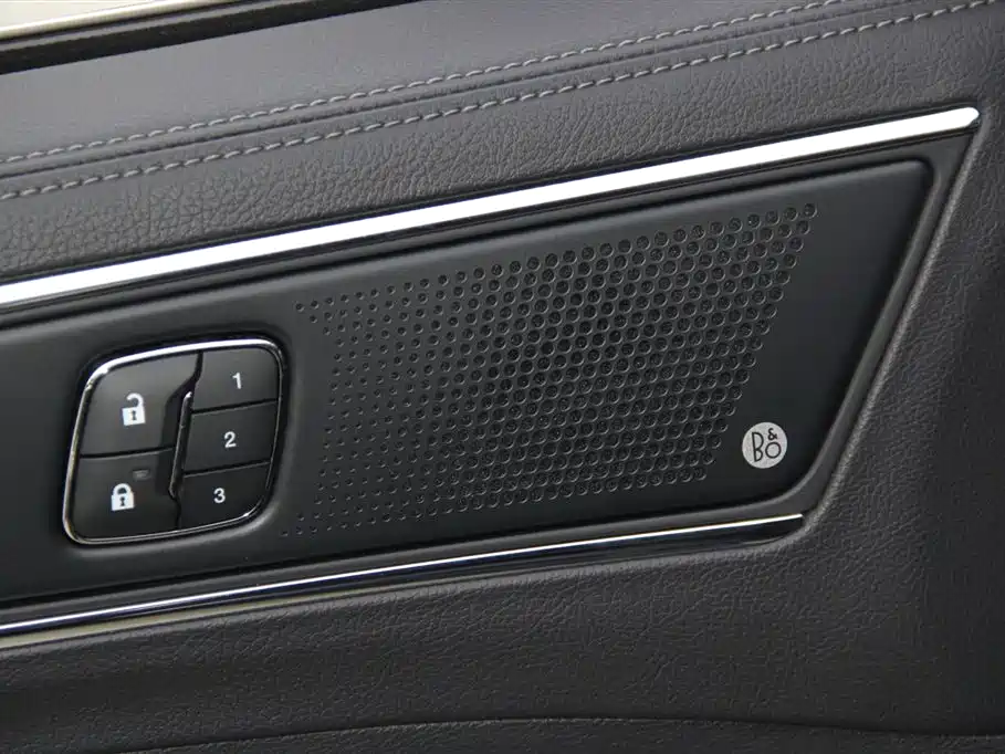 Ford Taurus 2021 — фото 20