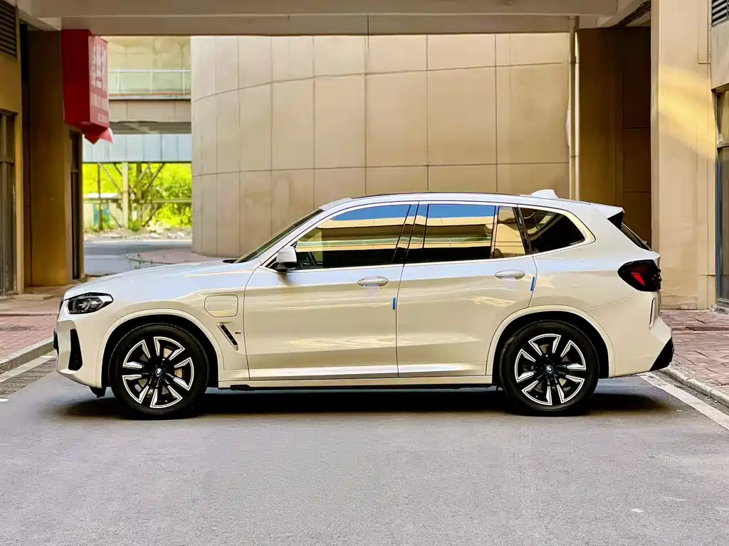 BMW iX3 2024 — фото 15